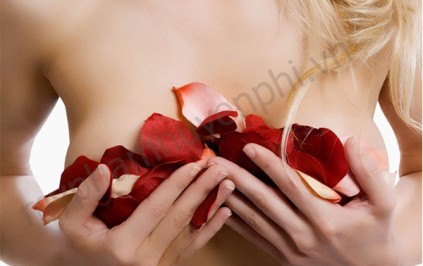 4 bí quyết làm hồng nhũ hoa từ nguyên liệu tự nhiên SIÊU NHANH mà HIỆU QUẢ