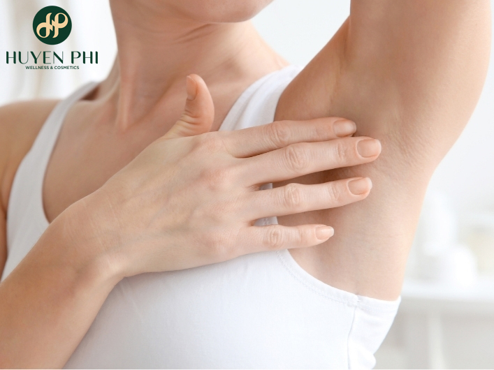 đẻ xong bị hôi nách