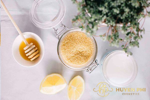 tẩy da chết môi bằng đường