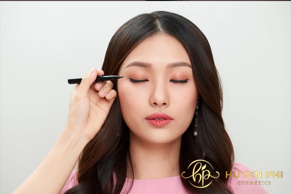 các bước trang điểm chống nắng