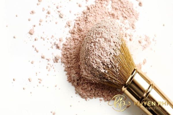 chỉ dùng kem nền có được không