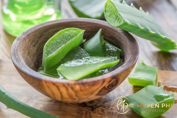 cách trị thâm lỗ chân lông ở chân