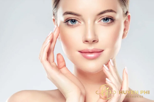 Thực hiện massage buổi sáng giúp da căng hơn mỗi ngày