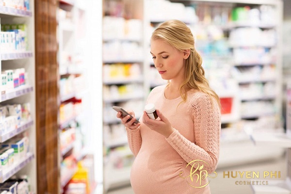 có bầu thoa kem body được không