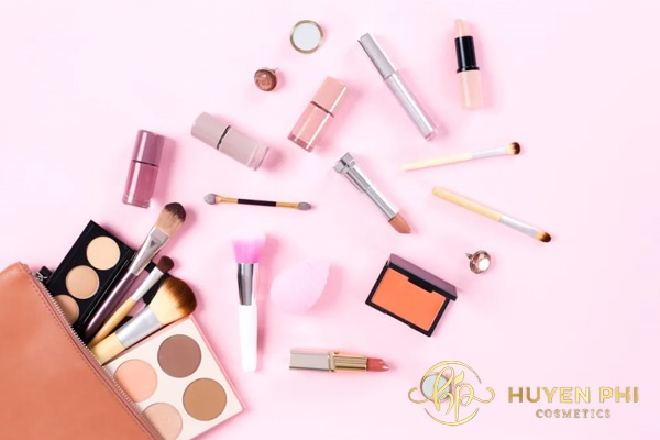 mặt tự nhiên bị nóng rát