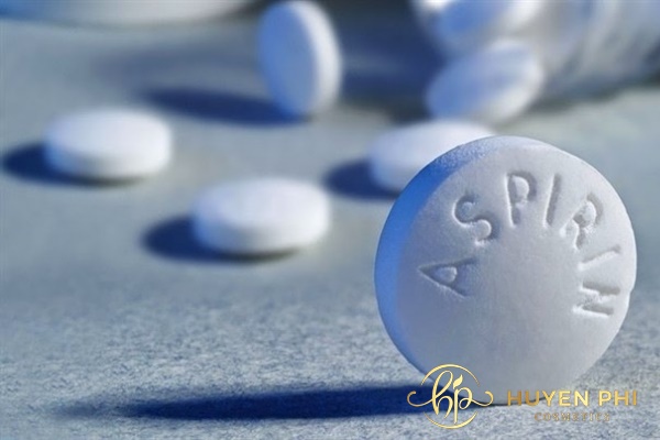 Aspirin và sữa chua không đường giúp da trắng mịn 