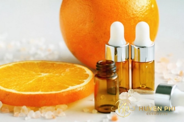 Vitamin C bổ sung dạng serum giúp làm đẹp da từ sâu bên trong