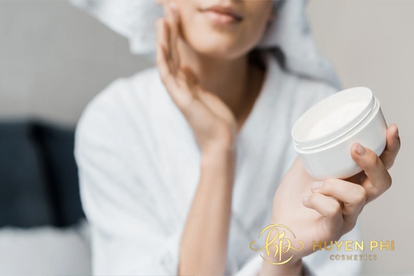 Chọn mỹ phẩm có chứa vitamin C để làm đẹp cho da dầu