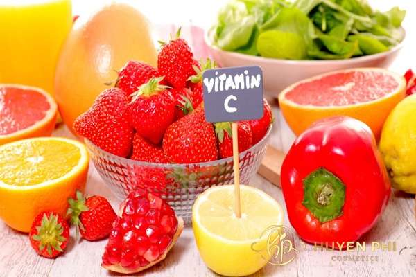Sử dụng vitamin C đúng cách để tăng hiệu quả làm đẹp cho da dầu
