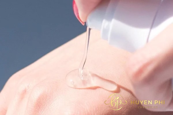 Tẩy da chết dạng peeling gel