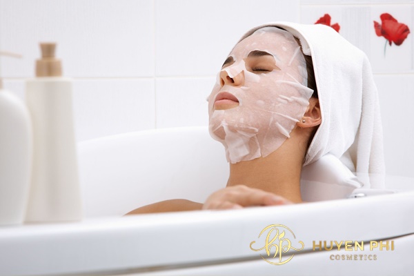 da mụn có nên đắp mặt nạ giấy không