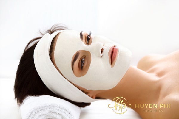 bị mụn có nên đắp mặt nạ giấy