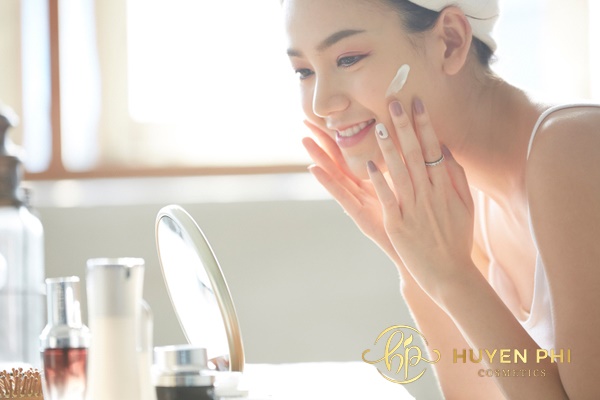 dùng xịt khoáng trước hay sau kem chống nắng