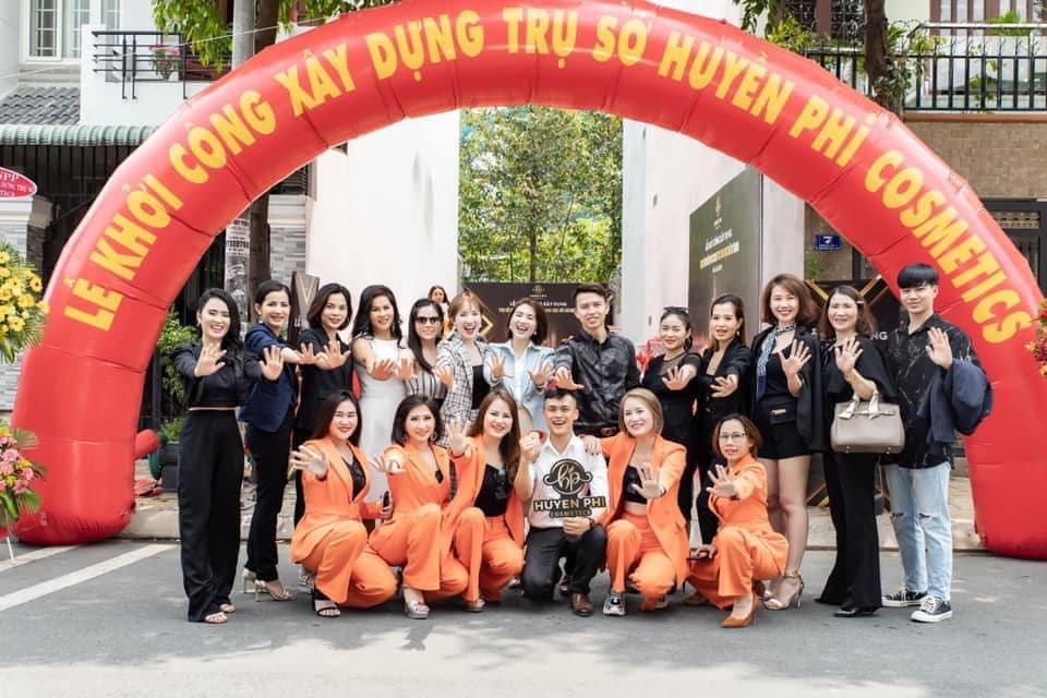 Công ty mỹ phẩm Huyền Phi tổ chức khóa đào tạo cao cấp