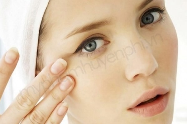 7 Cách đánh bay quầng thâm mắt bằng nguyên liệu bất ngờ trong nhà bếp