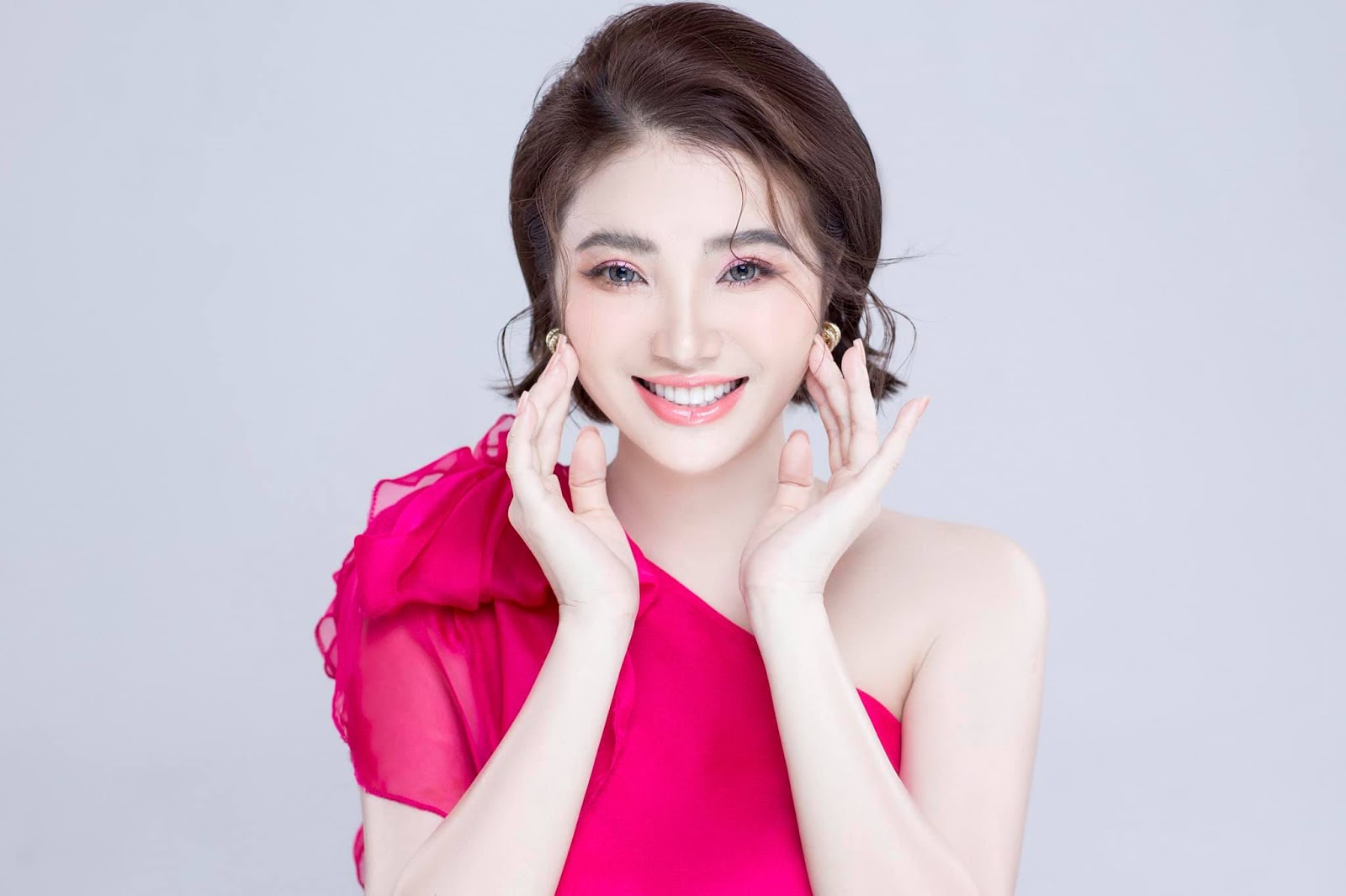 CEO Hoàng Phi Huyền khởi nghiệp thành công, thay đổi cuộc đời hàng ngàn phụ nữ