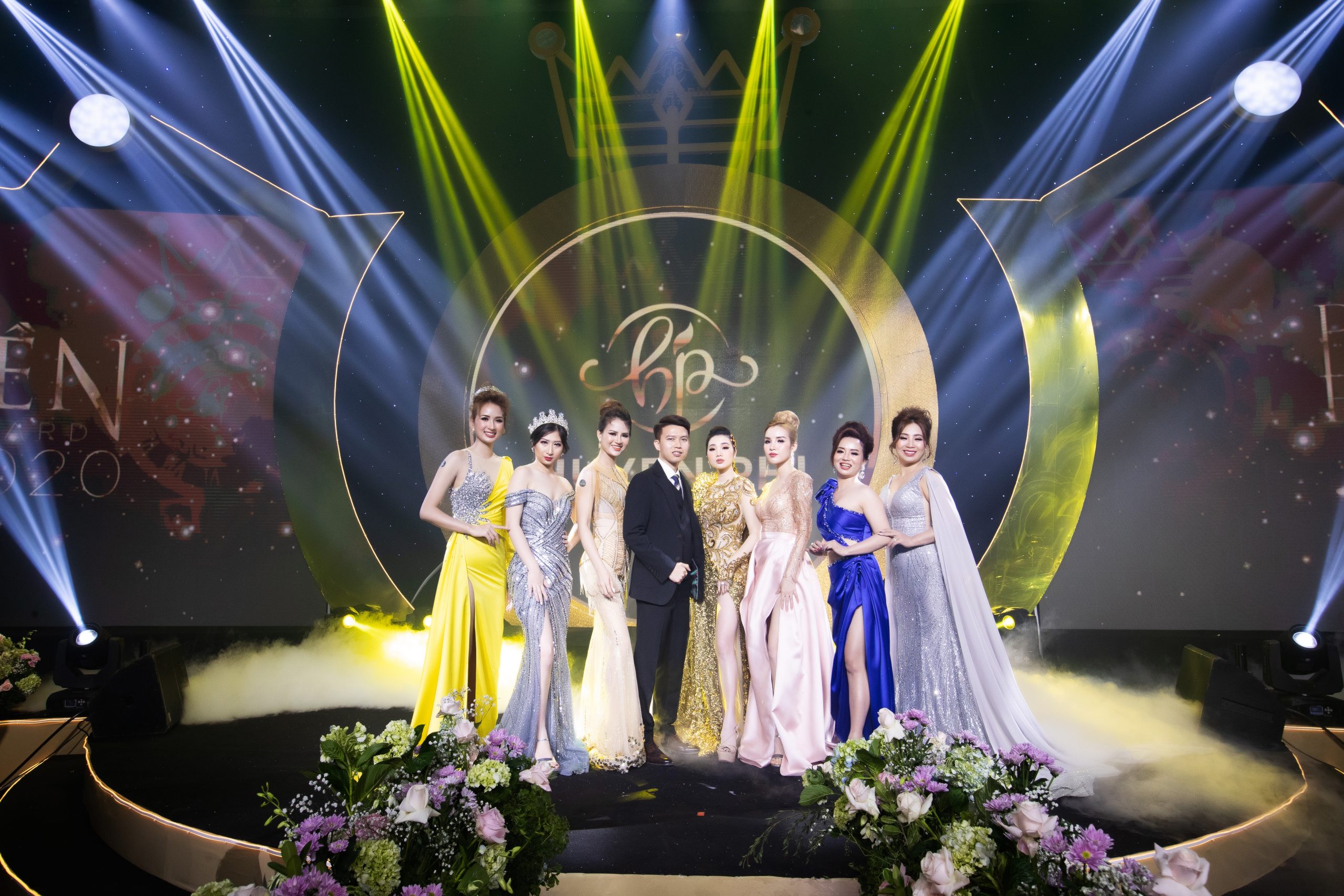 Toàn cảnh "Đêm tiệc Nữ Vương" hoành tráng và Sự lan tỏa sứ mệnh làm đẹp của Huyền Phi Cosmetics