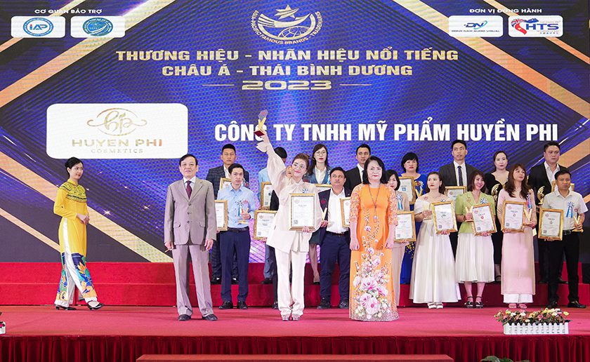 Huyền Phi Cosmetics được vinh danh Top 10 Thương Hiệu - Nhãn Hiệu Nổi Tiếng Châu Á - Thái Bình Dương 2023