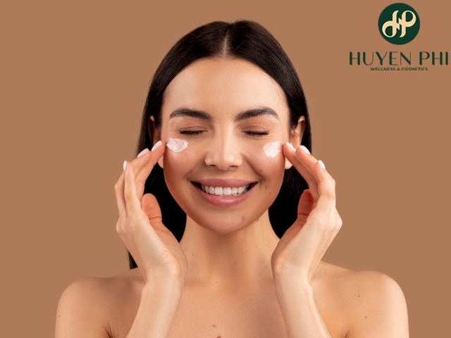 Bôi kem chống nắng trước hay sau kem dưỡng?