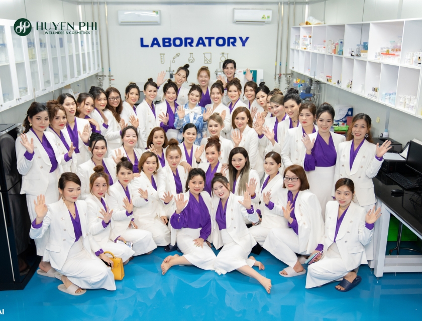 huyền phi và nhà máy astracos