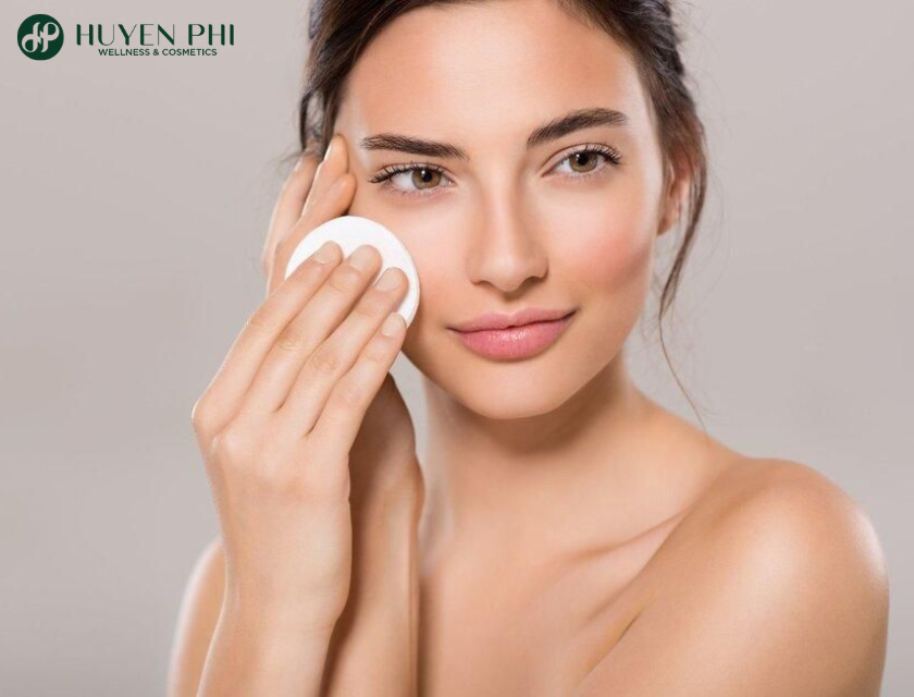 Dung Kem Chong Nang Co Can Tay Trang Khong 3