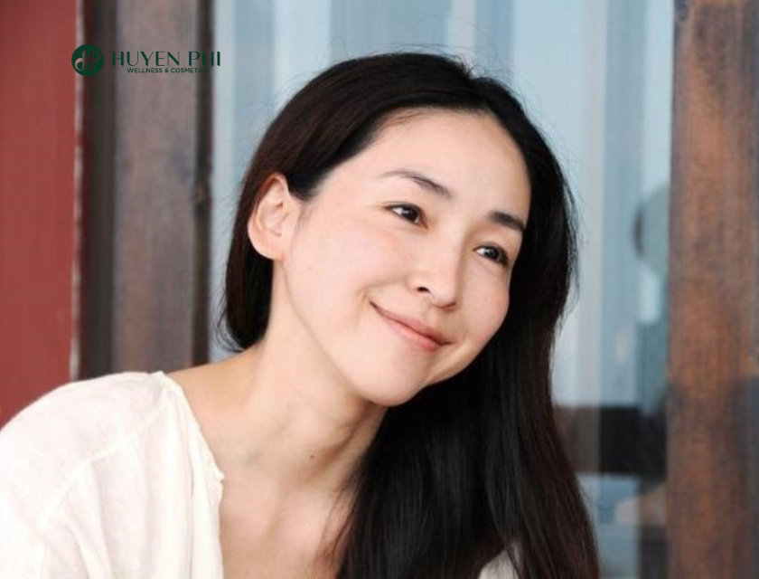 phụ nữ 40 nên uống gì để đẹp da